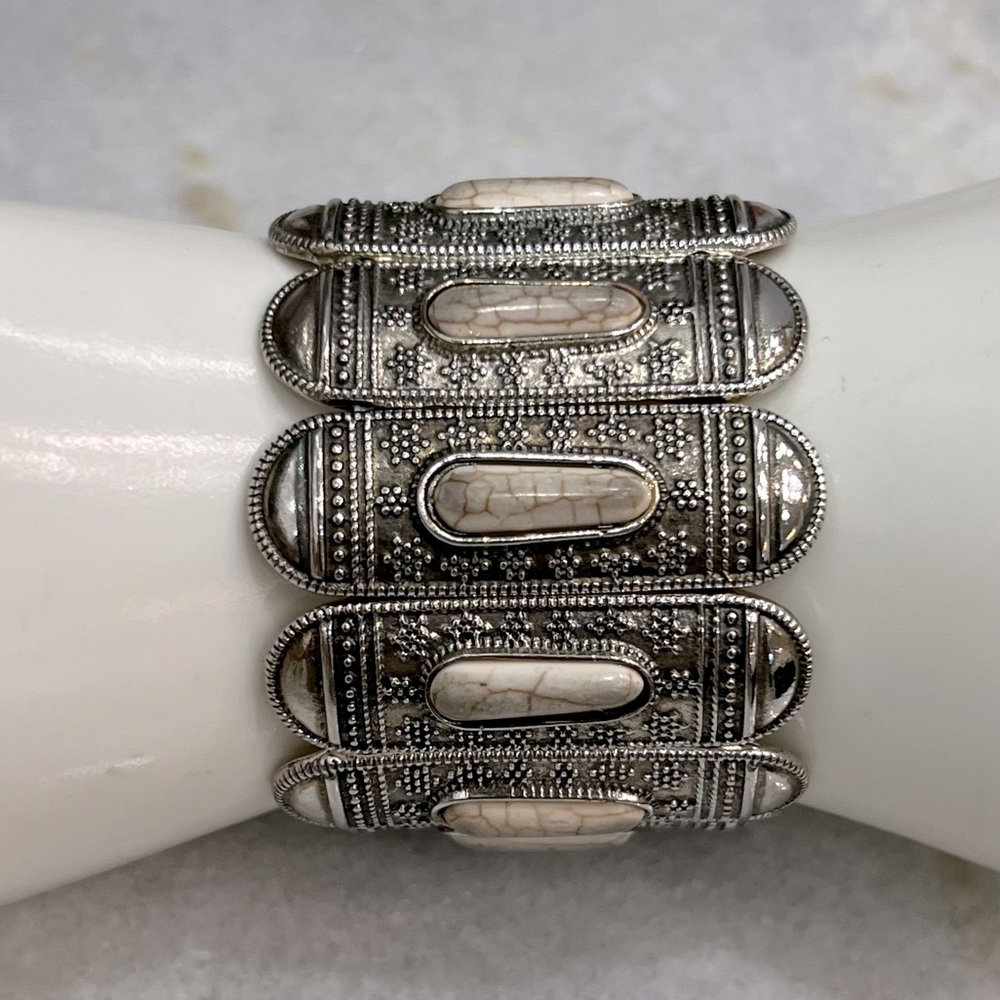 White Howlite Silvertone BOHO Stretch Bracelet - Picture 6 of 6